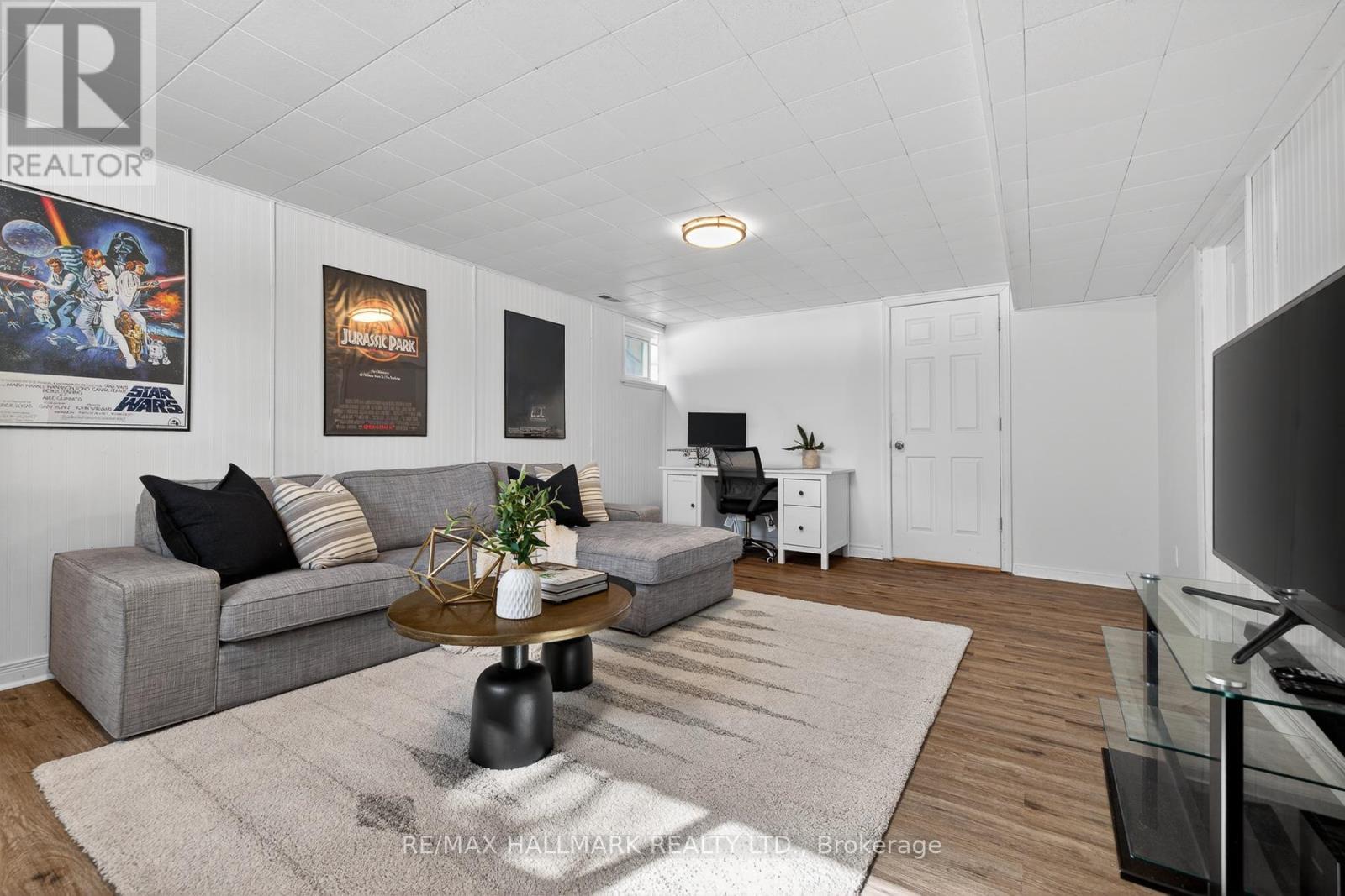 23 Acton Avenue, Toronto, ON - Indoor Photo Showing Living Room