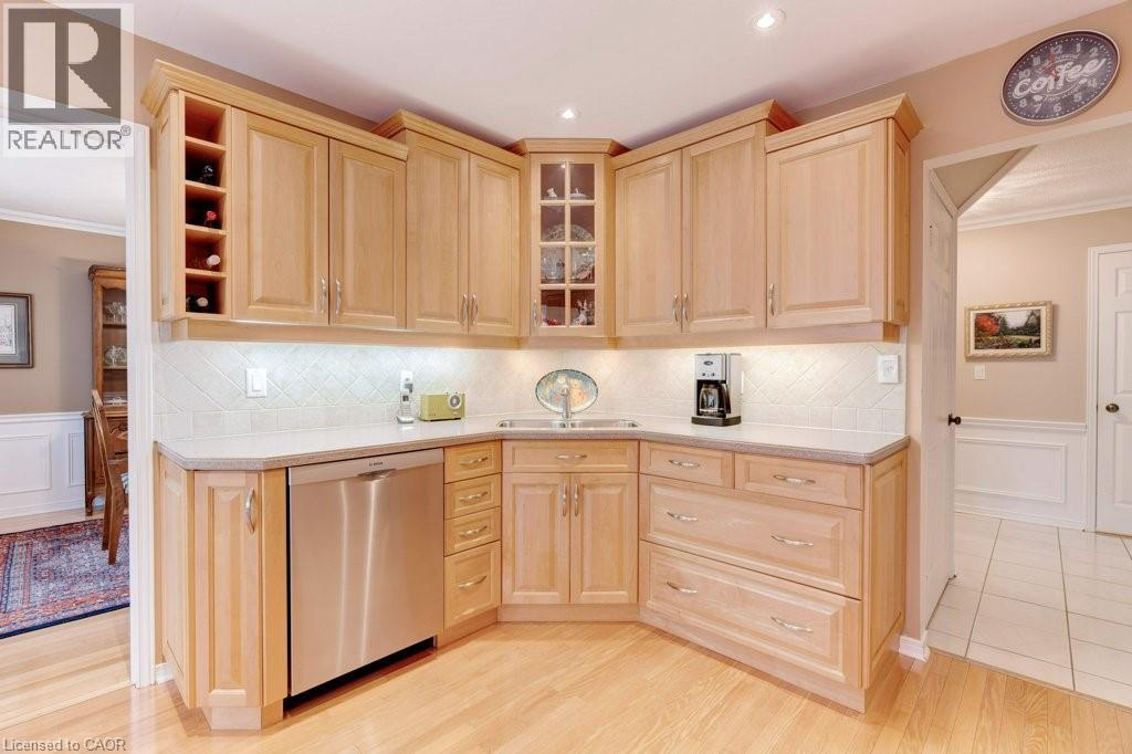 2251 Mansfield Drive, Burlington, ON - Indoor Photo Showing Kitchen
