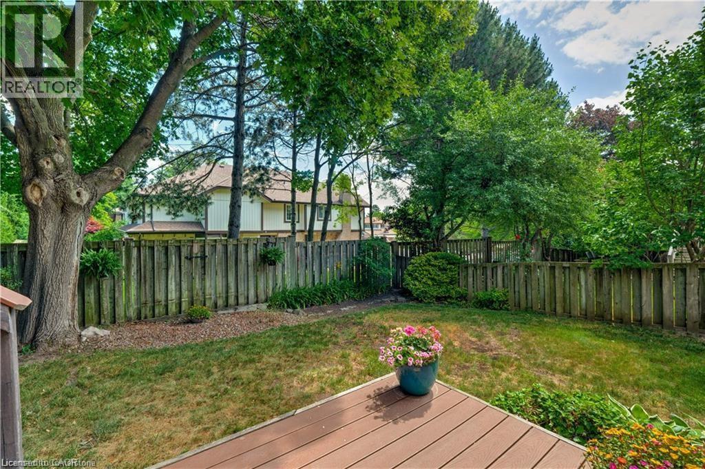 2251 Mansfield Drive, Burlington, ON - Outdoor
