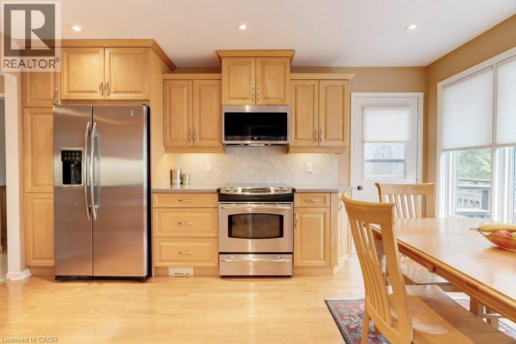 2251 Mansfield Drive, Burlington, ON - Indoor Photo Showing Kitchen