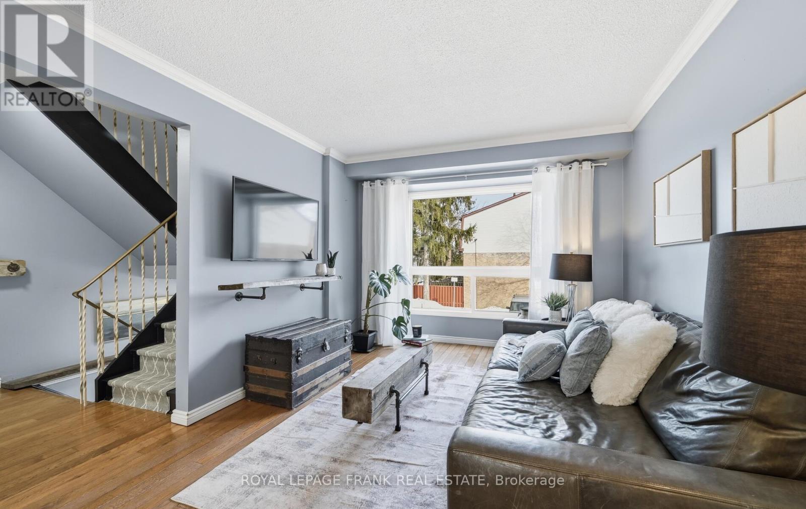 19 - 222 Pearson Street, Oshawa (O'Neill), ON - Indoor Photo Showing Living Room