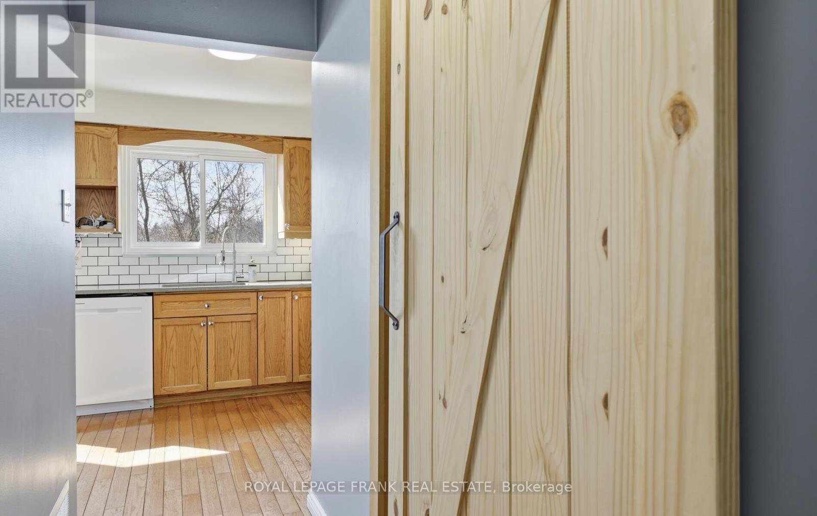 19 - 222 Pearson Street, Oshawa (O'Neill), ON - Indoor