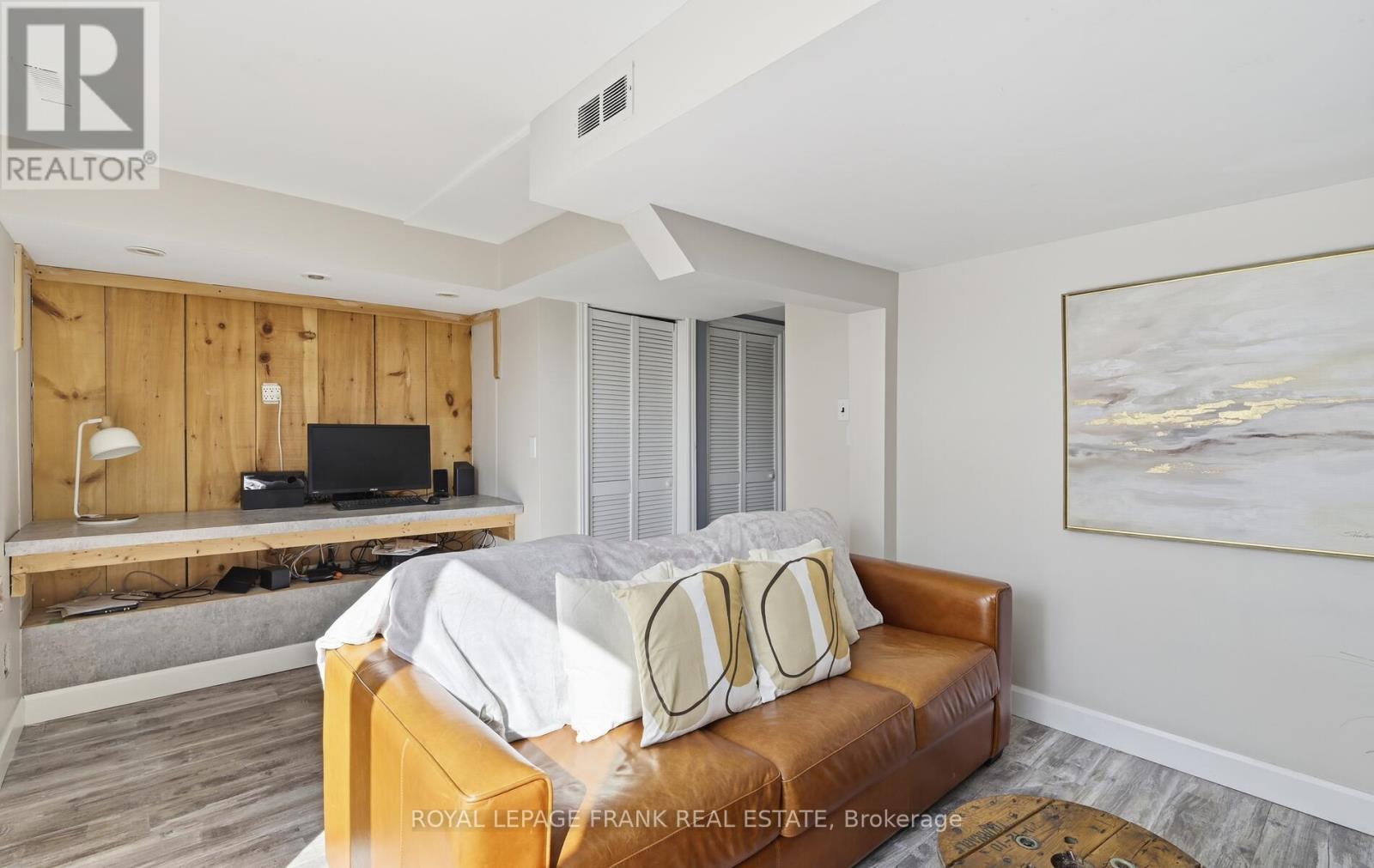 19 - 222 Pearson Street, Oshawa (O'Neill), ON - Indoor