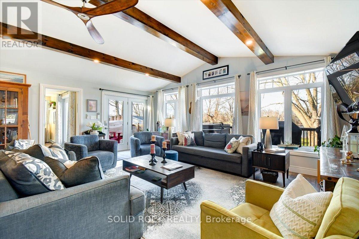 49 Cooke Armstrong Road, Quinte West (Sidney Ward), ON - Indoor Photo Showing Living Room