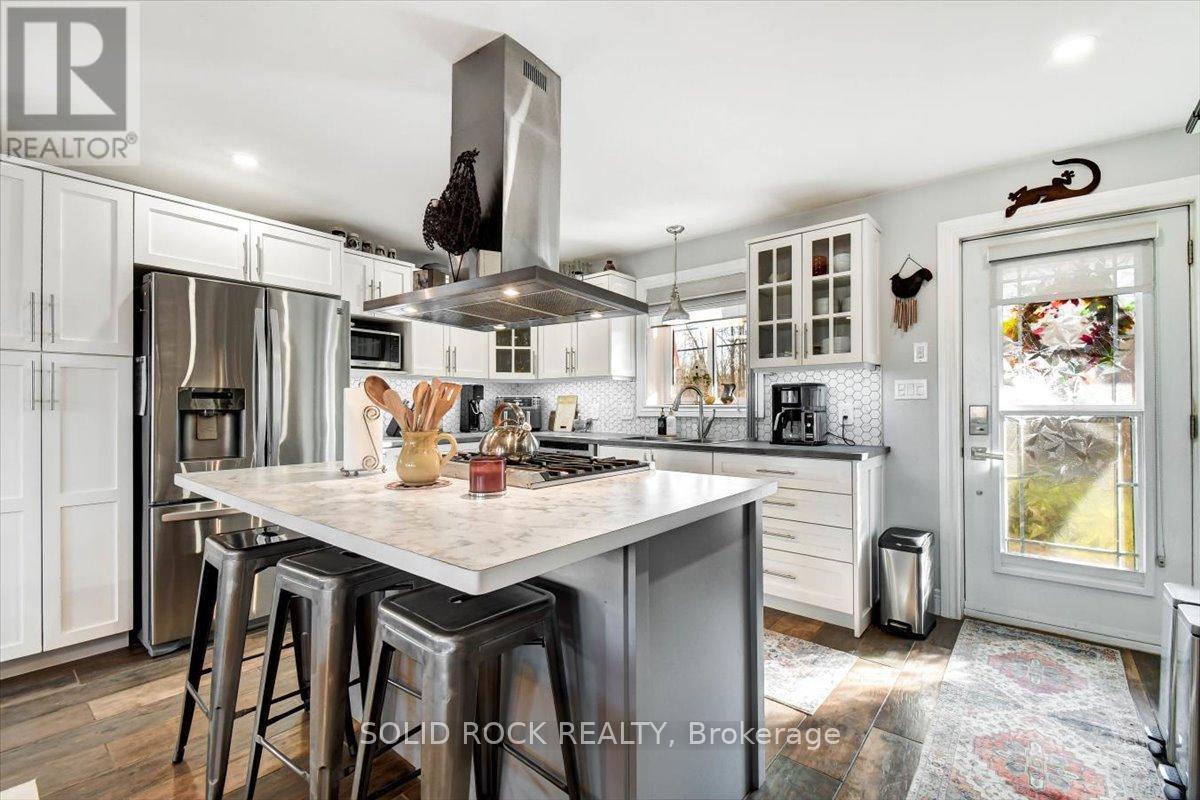 49 Cooke Armstrong Road, Quinte West (Sidney Ward), ON - Indoor Photo Showing Kitchen With Upgraded Kitchen