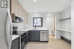 B - 306 RIVERSIDE DRIVE London North (North N), ON N6H 1E9