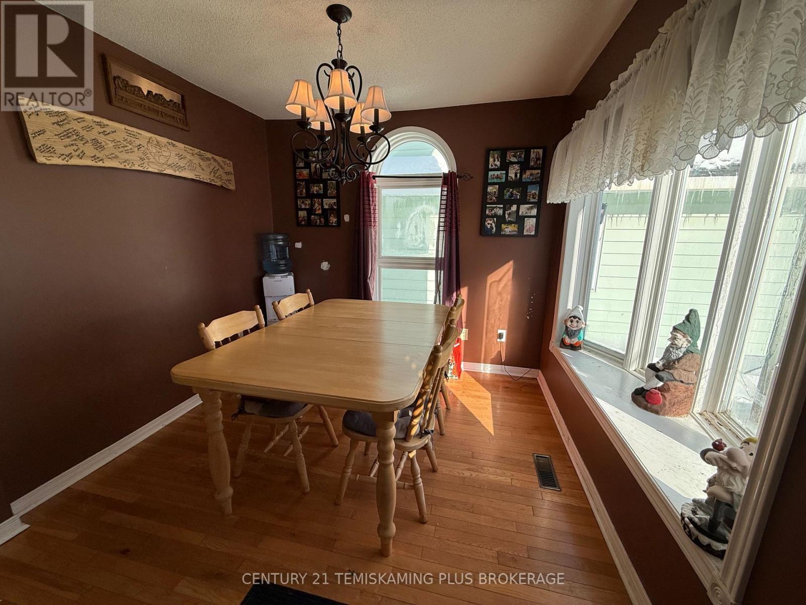 60 Woods Street, Kirkland Lake (Kl & Area), ON - Indoor Photo Showing Dining Room