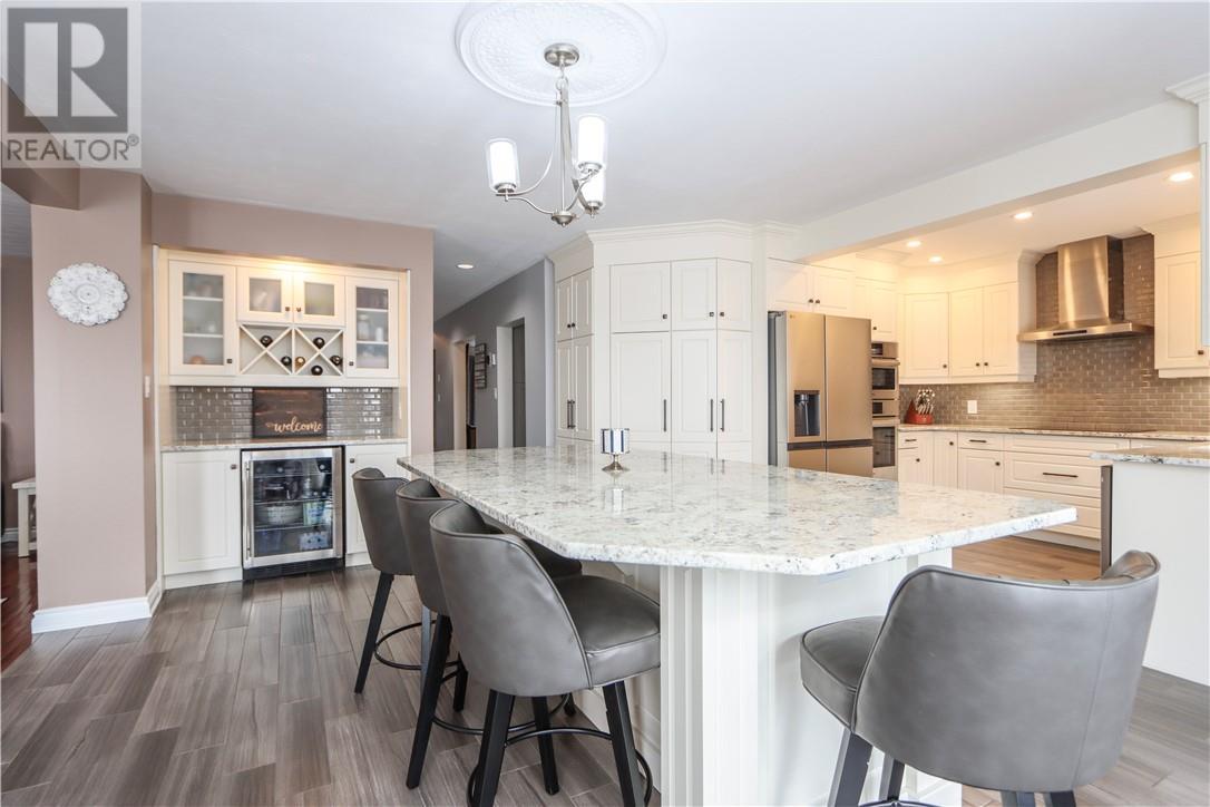 81 Forestdale Drive, Sudbury, ON - Indoor Photo Showing Kitchen With Upgraded Kitchen
