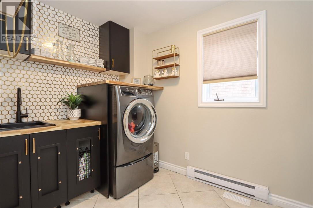 81 Forestdale Drive, Sudbury, ON - Indoor Photo Showing Laundry Room