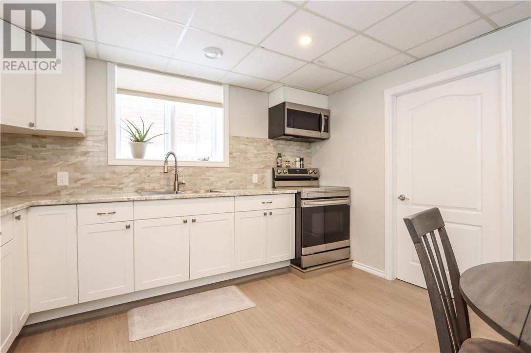 81 Forestdale Drive, Sudbury, ON - Indoor Photo Showing Kitchen With Upgraded Kitchen
