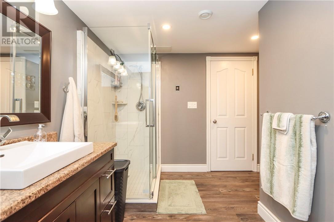81 Forestdale Drive, Sudbury, ON - Indoor Photo Showing Bathroom