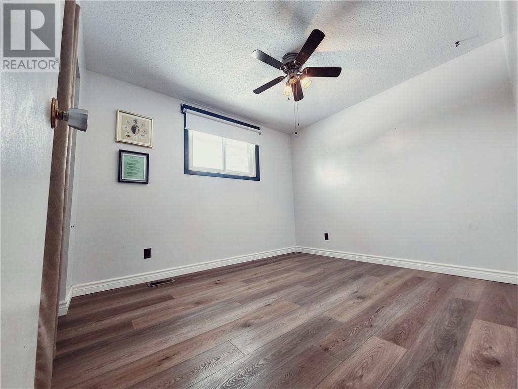 9 Falcon Street, Chelmsford, ON - Indoor Photo Showing Other Room