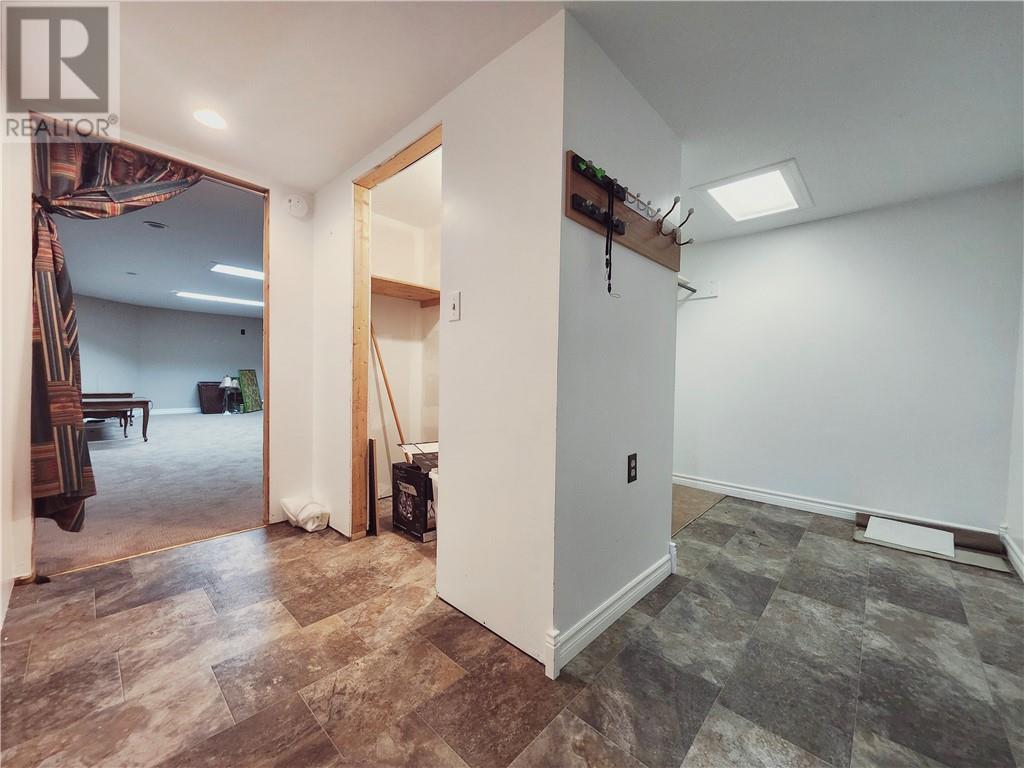 9 Falcon Street, Chelmsford, ON - Indoor Photo Showing Other Room