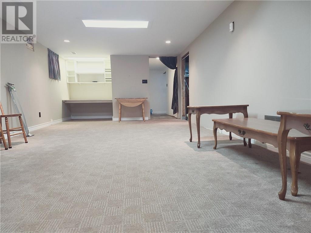 9 Falcon Street, Chelmsford, ON - Indoor