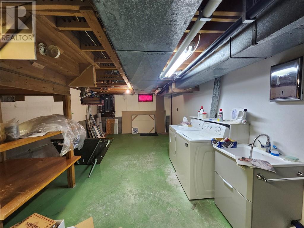 9 Falcon Street, Chelmsford, ON - Indoor Photo Showing Laundry Room