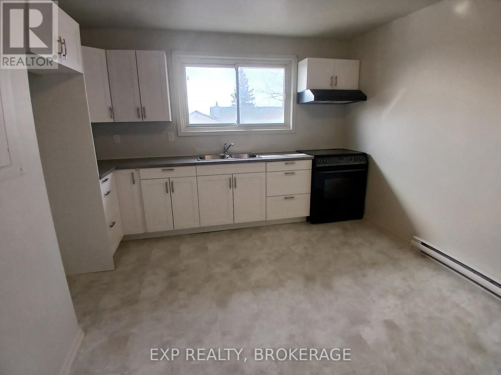 Unit 3 - 16 Daly Street, Kingston (Rideau), ON - Indoor Photo Showing Kitchen With Double Sink