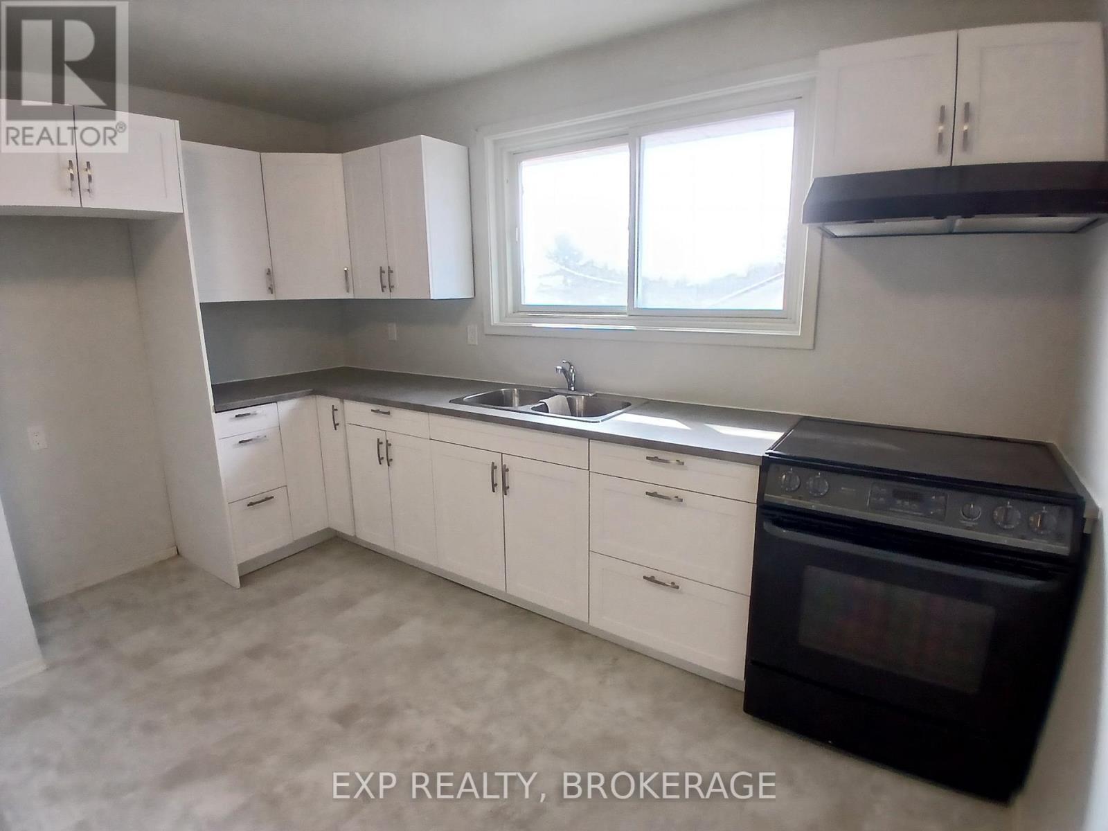 Unit 3 - 16 Daly Street, Kingston (Rideau), ON - Indoor Photo Showing Kitchen With Double Sink