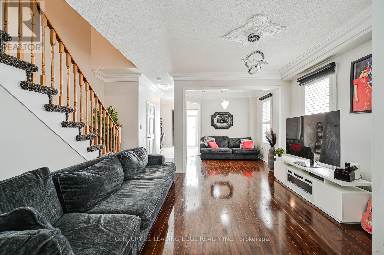 44 Deepcoral Court, Brampton, ON - Indoor Photo Showing Living Room