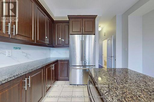 10 Hyderabad Lane, Markham, ON - Indoor Photo Showing Kitchen