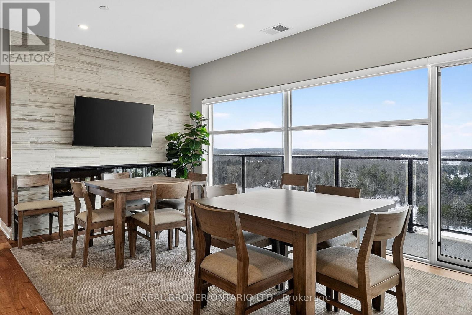 609 - 1878 Gordon Street, Guelph, ON - Indoor Photo Showing Dining Room
