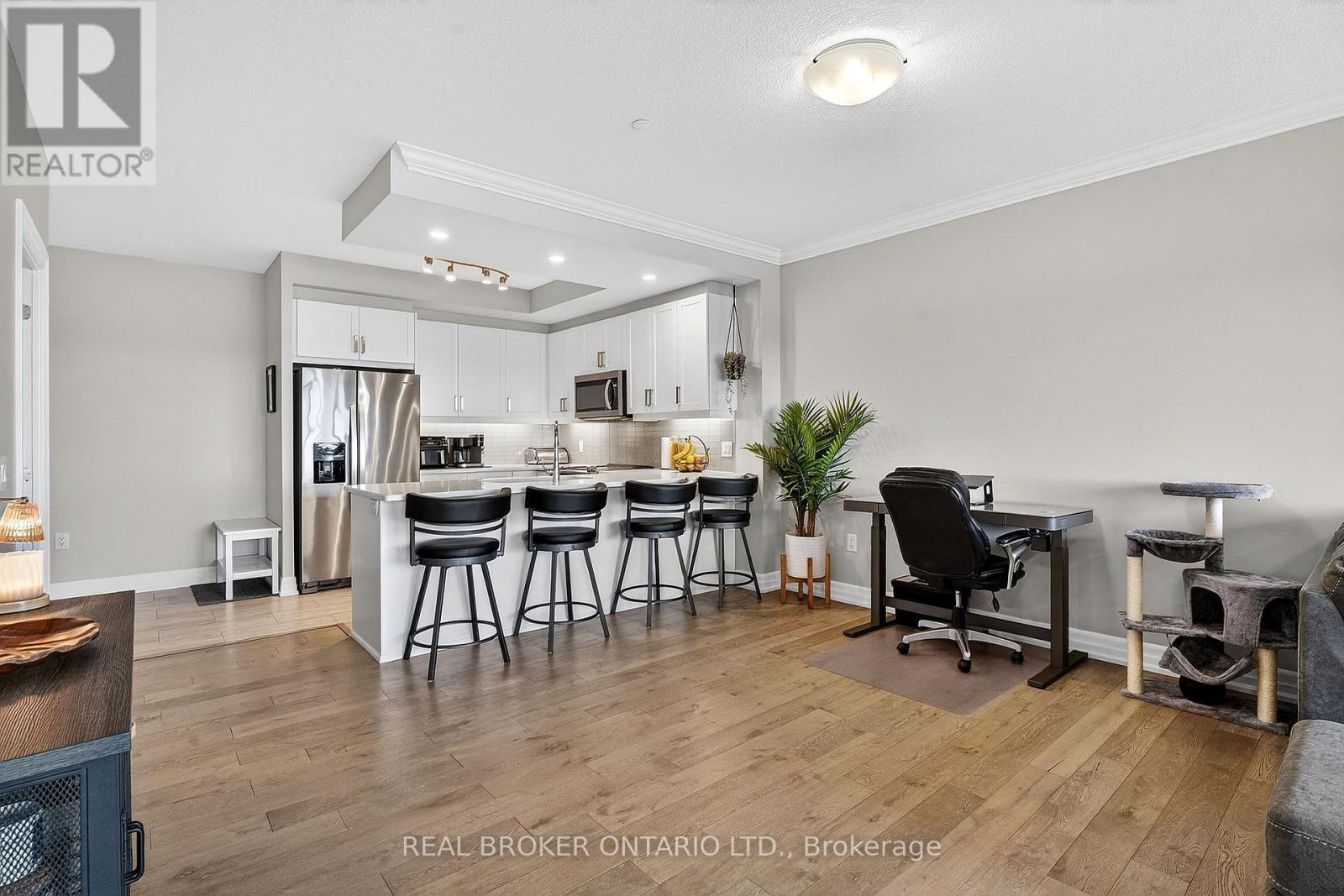 609 - 1878 Gordon Street, Guelph, ON - Indoor Photo Showing Other Room