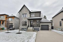 1529 Rue Riendeau Chambly, QC J3L 0S5
