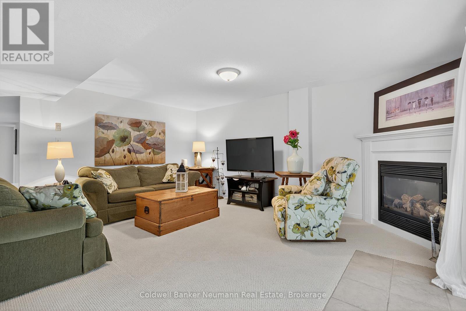 17 Milson Crescent, Guelph (Kortright Hills), ON - Indoor Photo Showing Living Room With Fireplace
