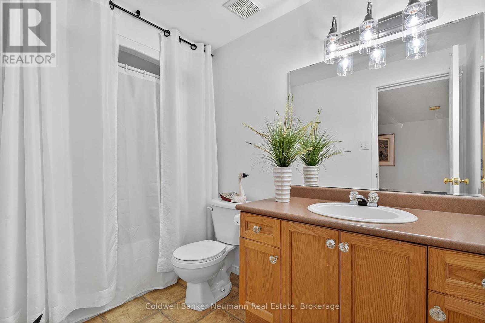 17 Milson Crescent, Guelph (Kortright Hills), ON - Indoor Photo Showing Bathroom