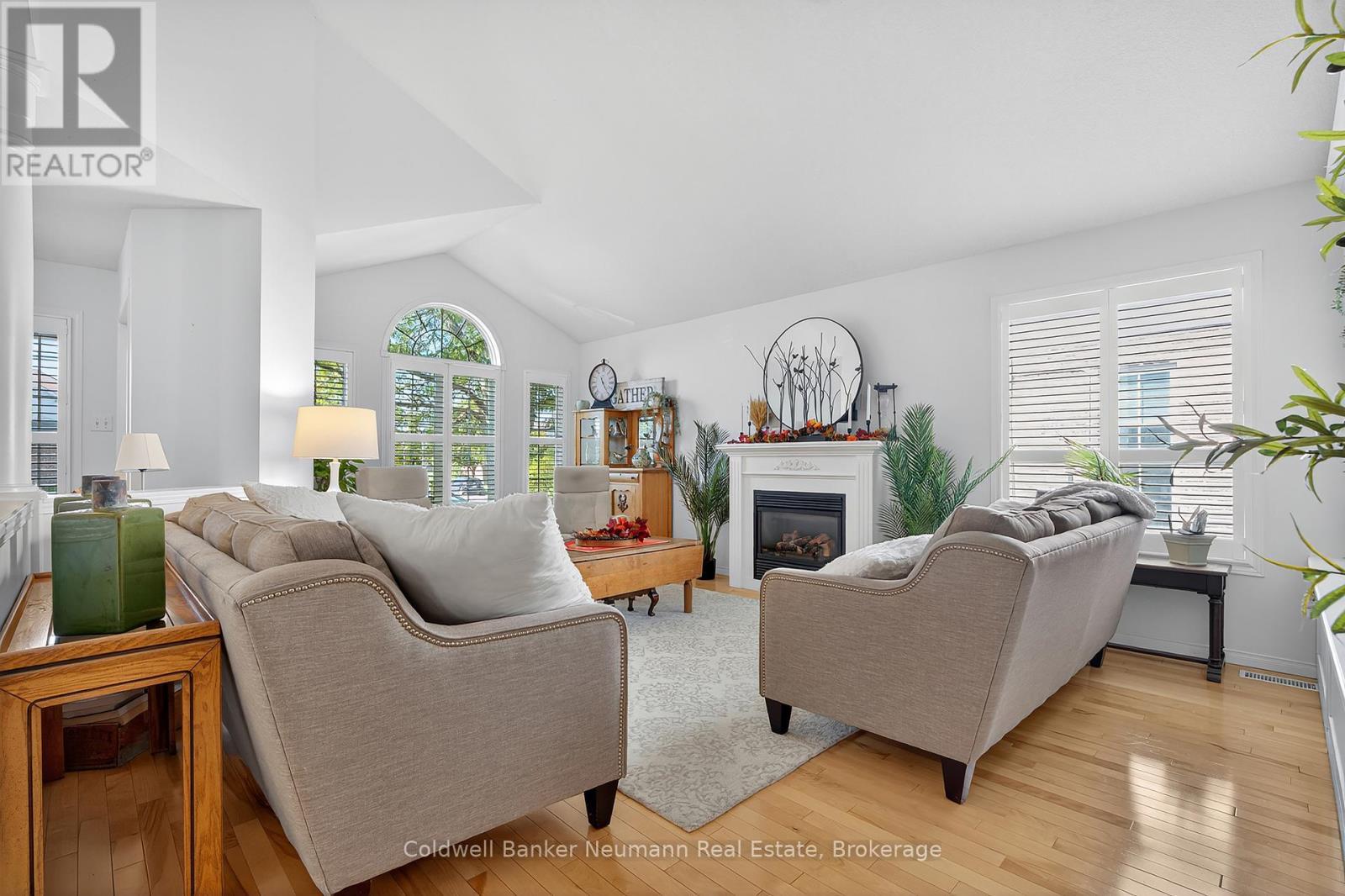 17 Milson Crescent, Guelph (Kortright Hills), ON - Indoor Photo Showing Living Room With Fireplace