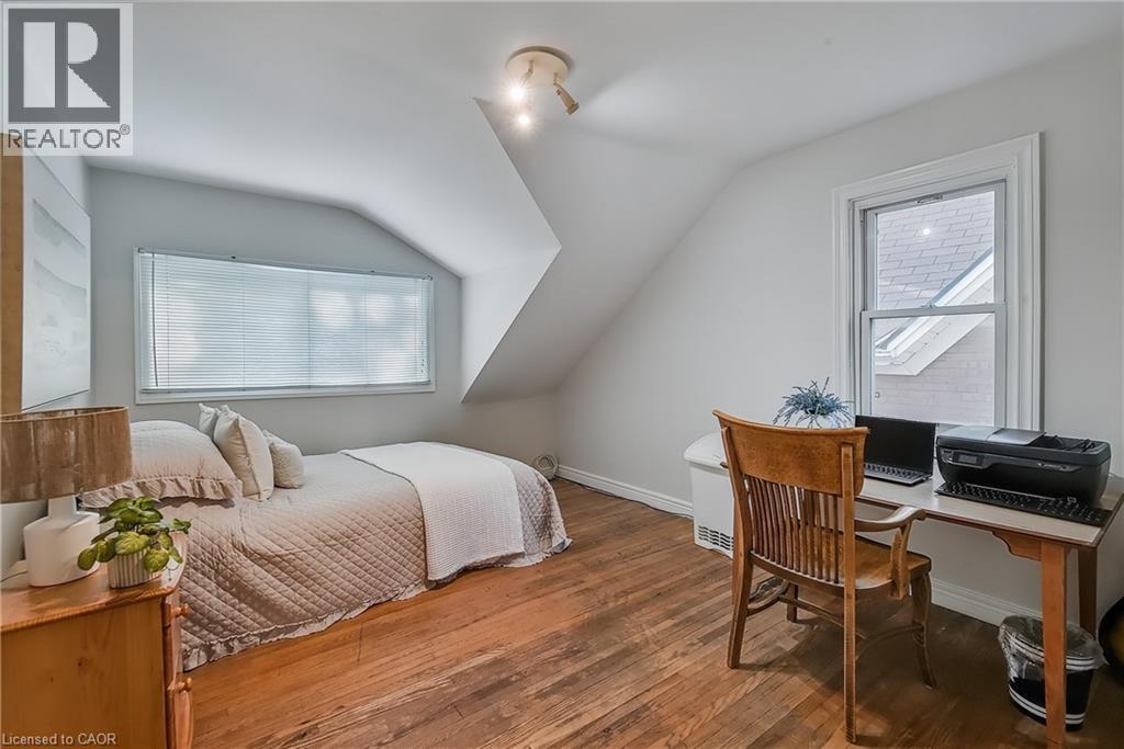 30 Troy Street, Kitchener, ON - Indoor Photo Showing Bedroom