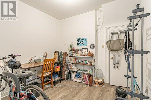 848 Dundas Street E, London East (East G), ON - Indoor