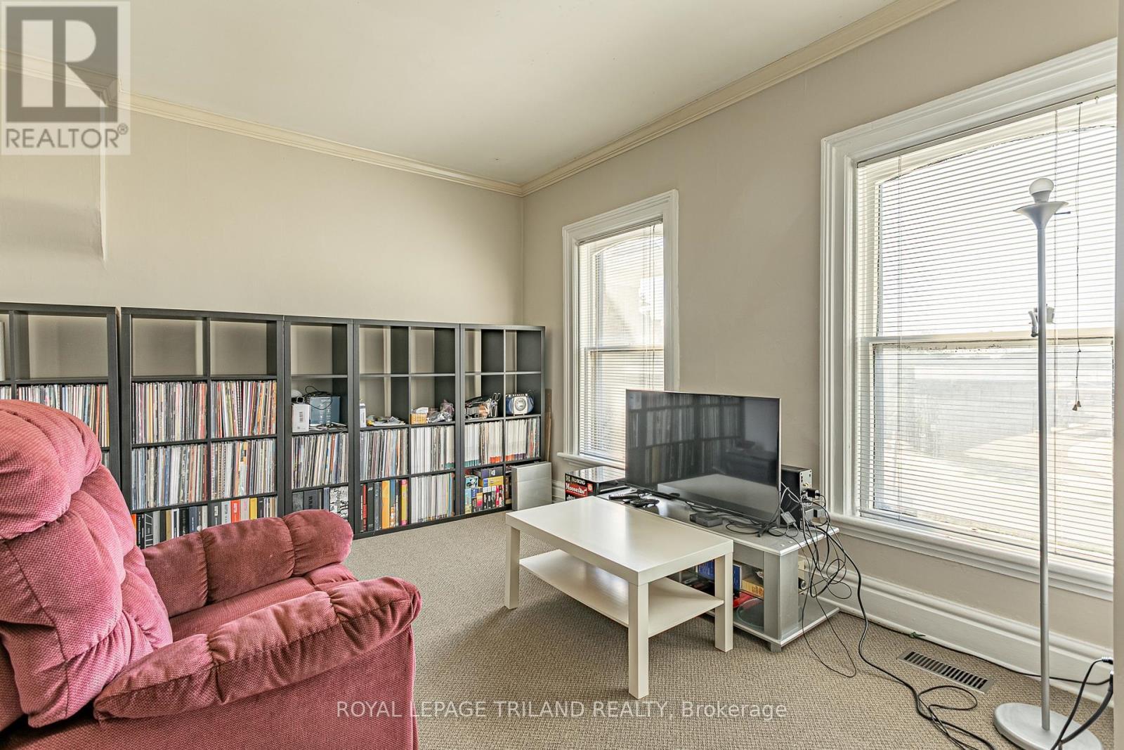 848 Dundas Street E, London East (East G), ON - Indoor