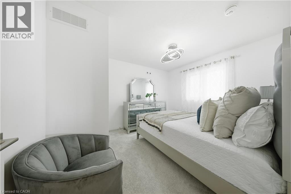 89 Acorn Trail, St. Thomas, ON - Indoor Photo Showing Bedroom