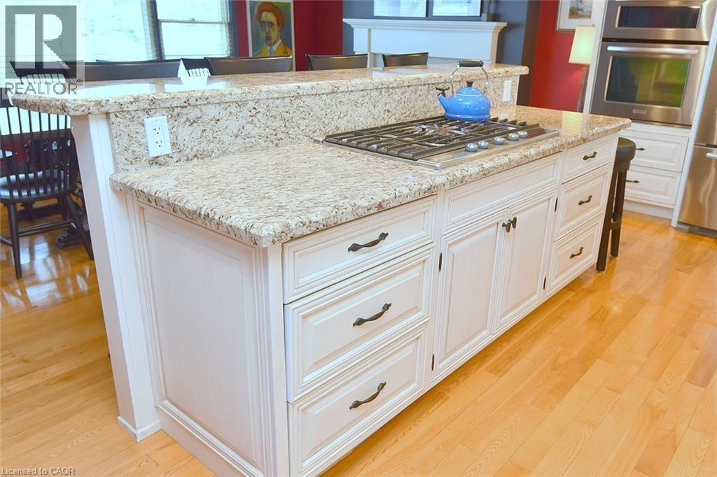 105 Overdale Avenue, Waterdown, ON - Indoor Photo Showing Kitchen
