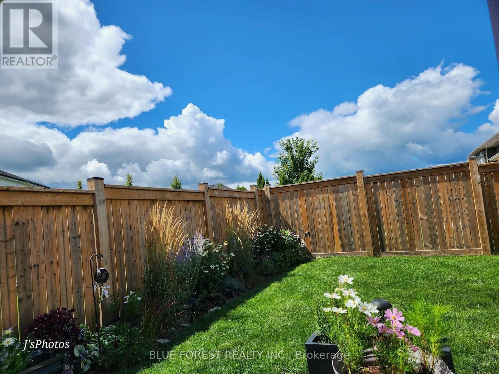 12 Auburn Drive, St. Thomas, ON - Outdoor