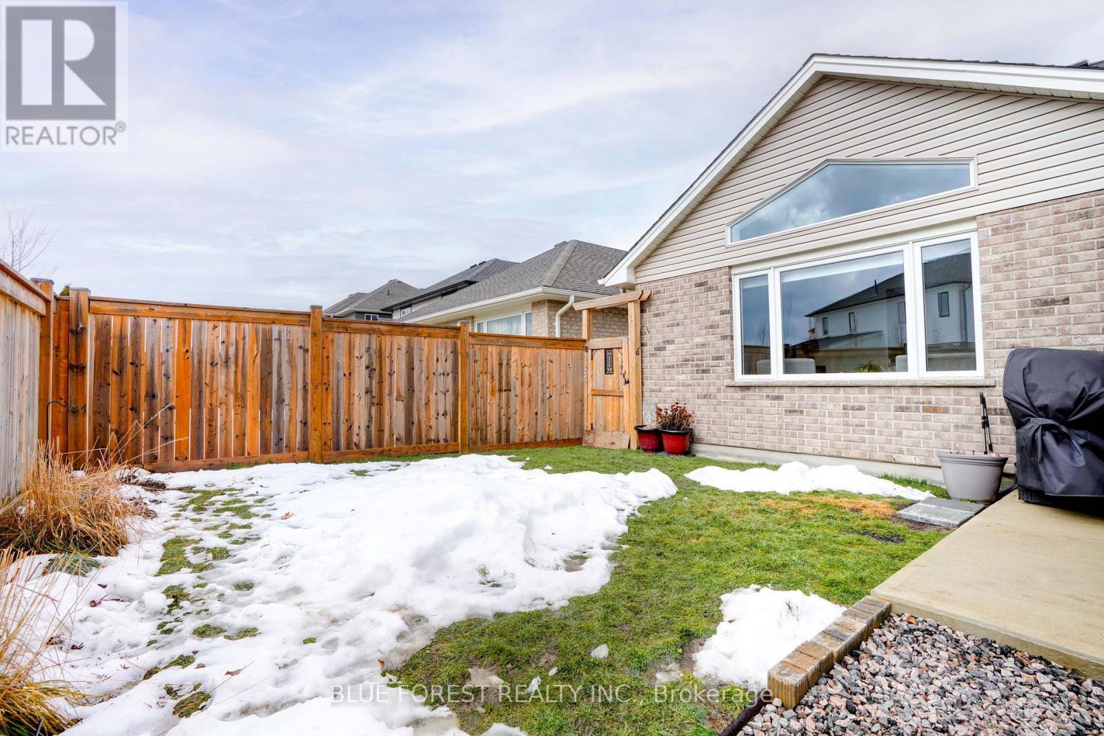 12 Auburn Drive, St. Thomas, ON - Outdoor