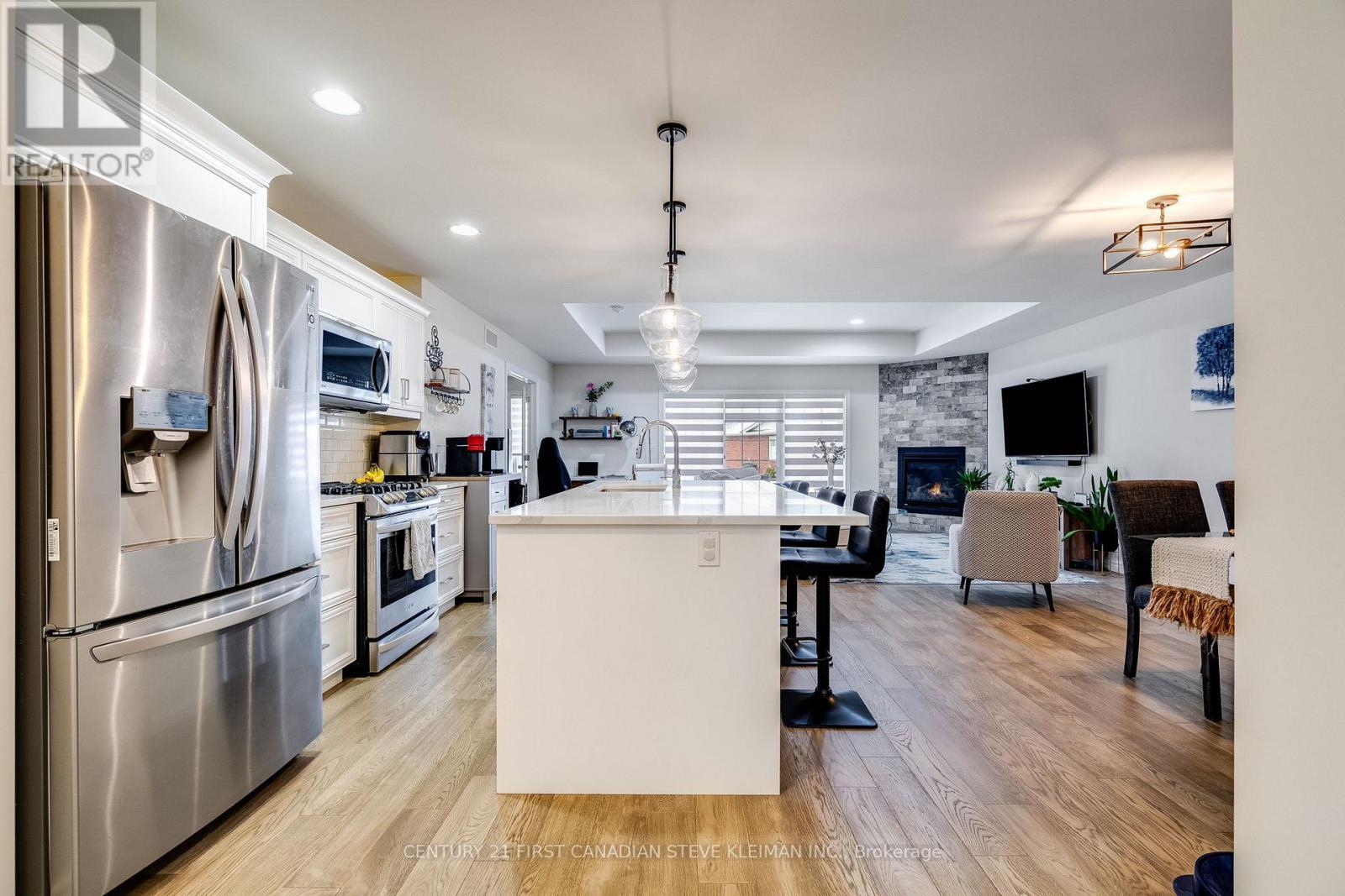 1091 Copeland Avenue, Windsor, ON - Indoor Photo Showing Kitchen With Stainless Steel Kitchen