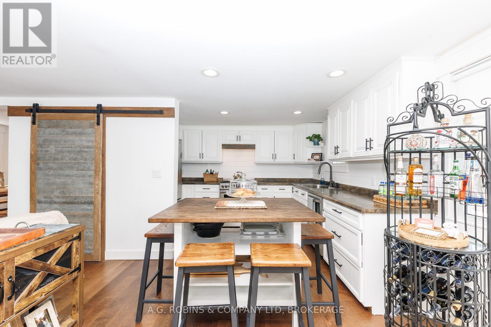 972 Silver Bay Road, Port Colborne (Sherkston), ON - Indoor Photo Showing Other Room