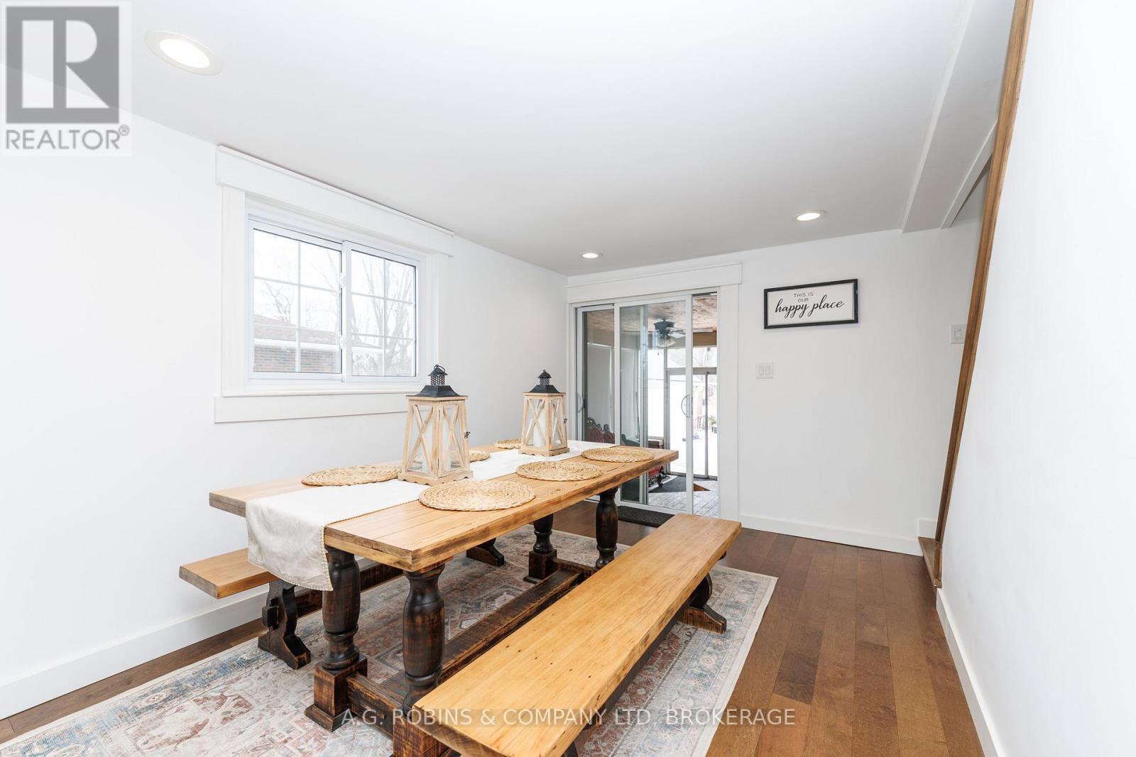 972 Silver Bay Road, Port Colborne (Sherkston), ON - Indoor Photo Showing Dining Room