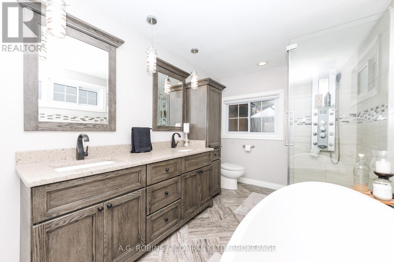 972 Silver Bay Road, Port Colborne (Sherkston), ON - Indoor Photo Showing Bathroom