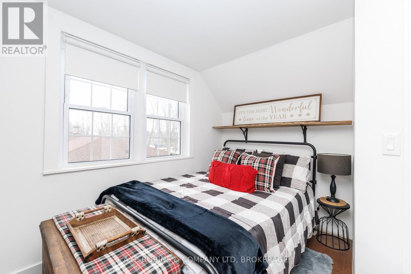 972 Silver Bay Road, Port Colborne (Sherkston), ON - Indoor Photo Showing Bedroom