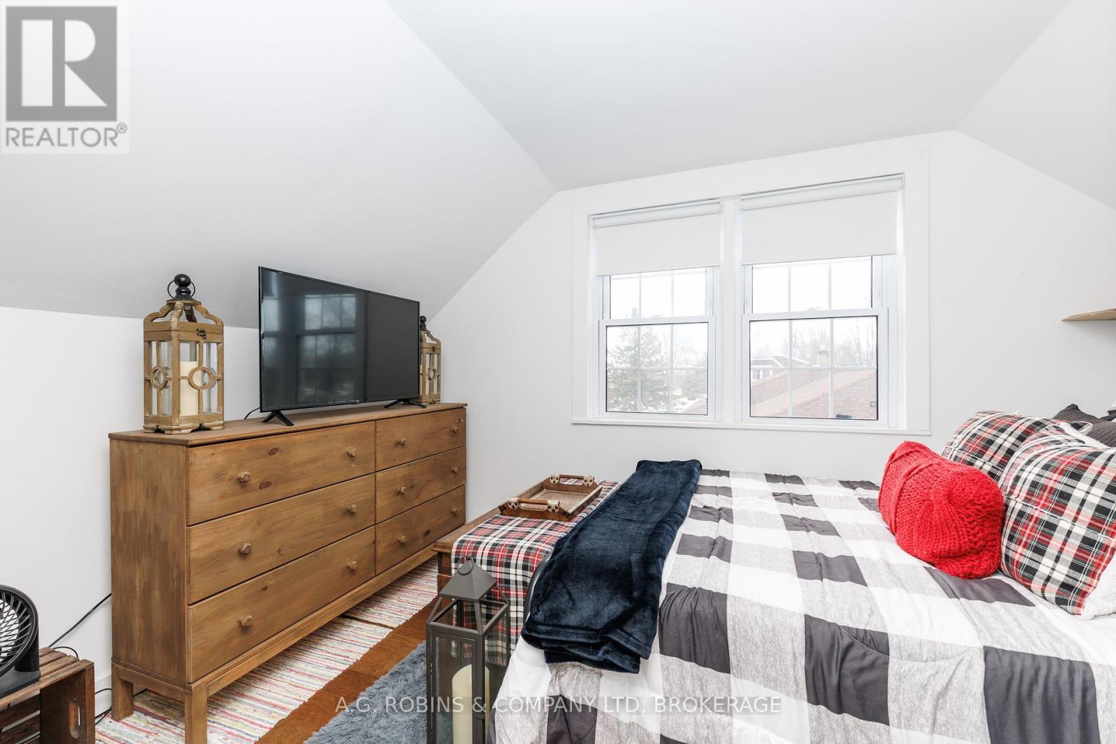 972 Silver Bay Road, Port Colborne (Sherkston), ON - Indoor Photo Showing Bedroom