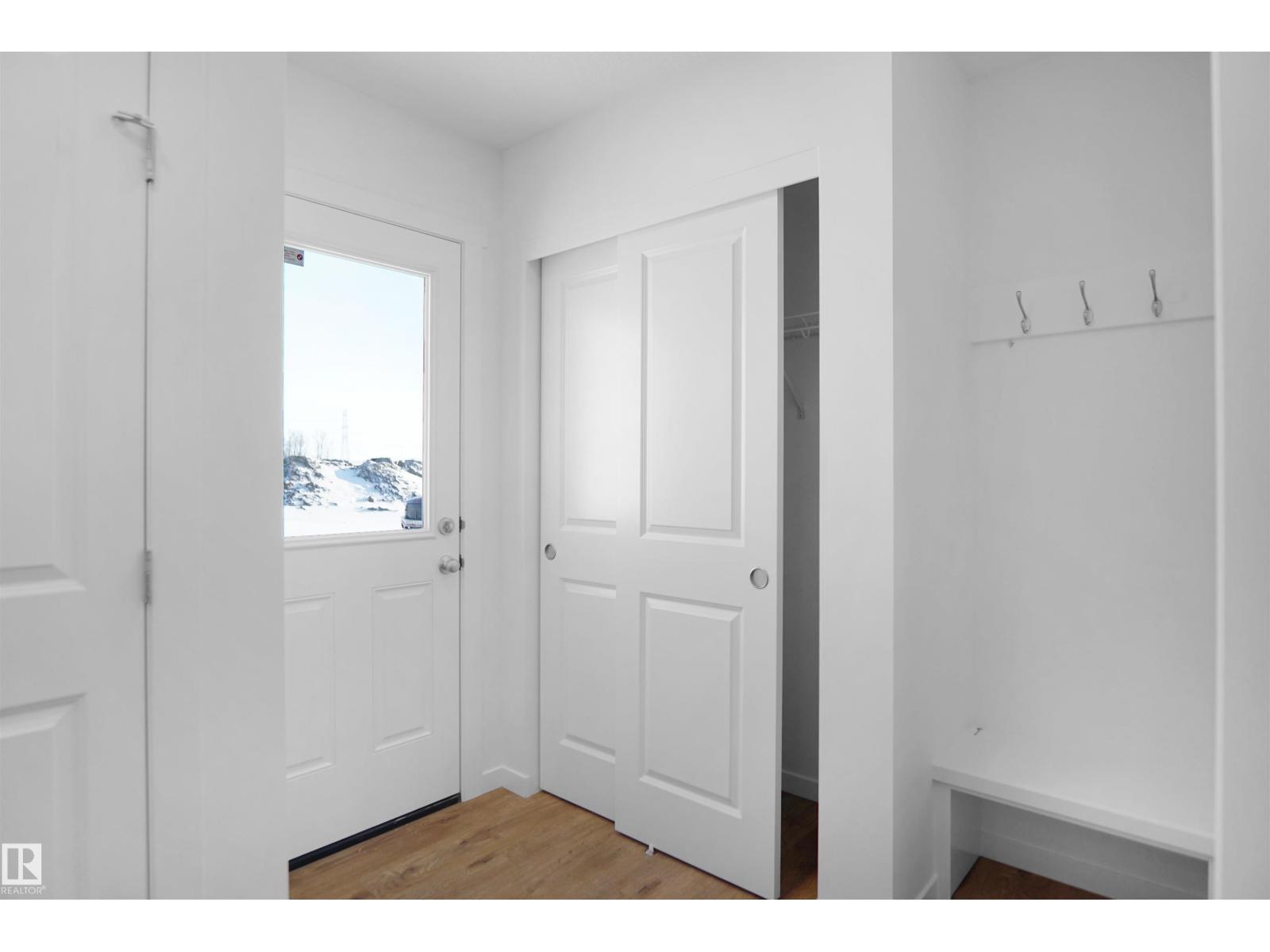 431 Aster Dr Nw, Edmonton, AB - Indoor Photo Showing Other Room