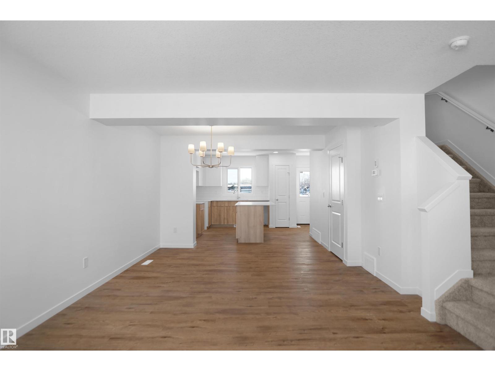 431 Aster Dr Nw, Edmonton, AB - Indoor Photo Showing Other Room