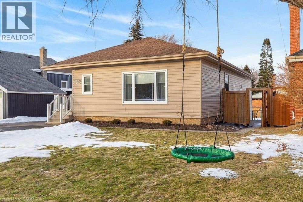 258 Sanatorium Road, Hamilton, ON - Outdoor