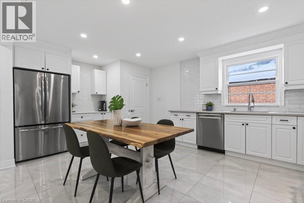 258 Sanatorium Road, Hamilton, ON - Indoor Photo Showing Kitchen