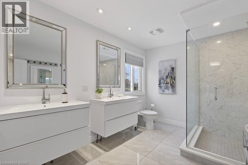258 Sanatorium Road, Hamilton, ON - Indoor Photo Showing Bathroom