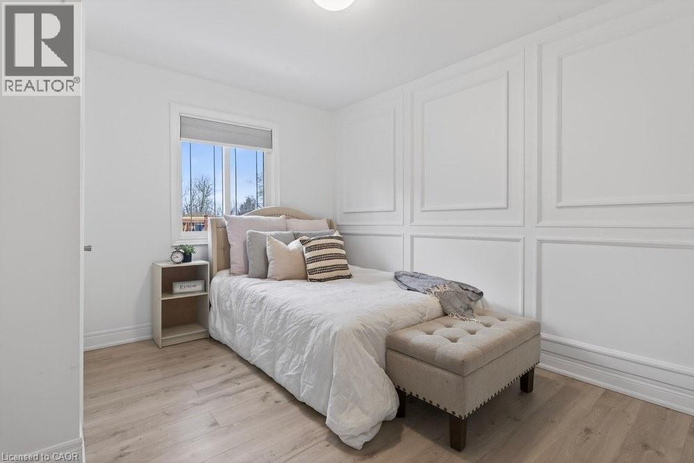 258 Sanatorium Road, Hamilton, ON - Indoor Photo Showing Bedroom