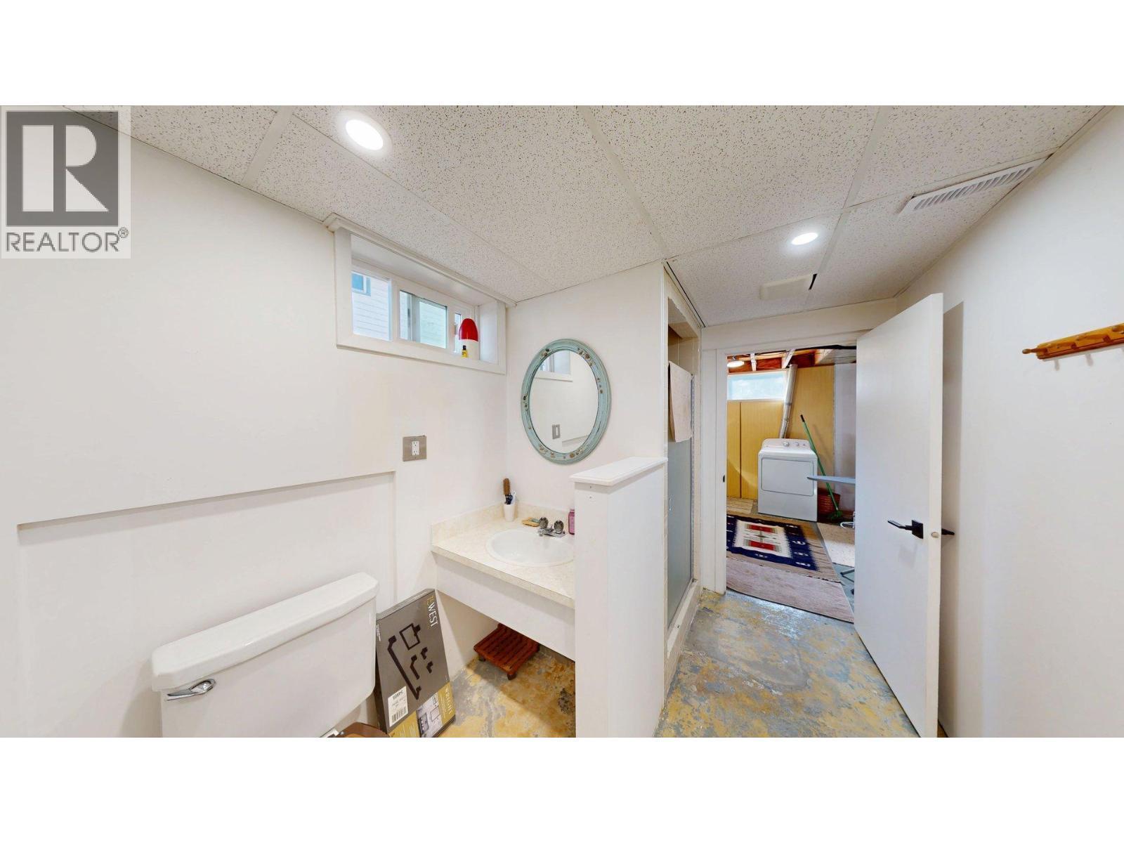 3130 Iris Crescent, Trail, BC - Indoor