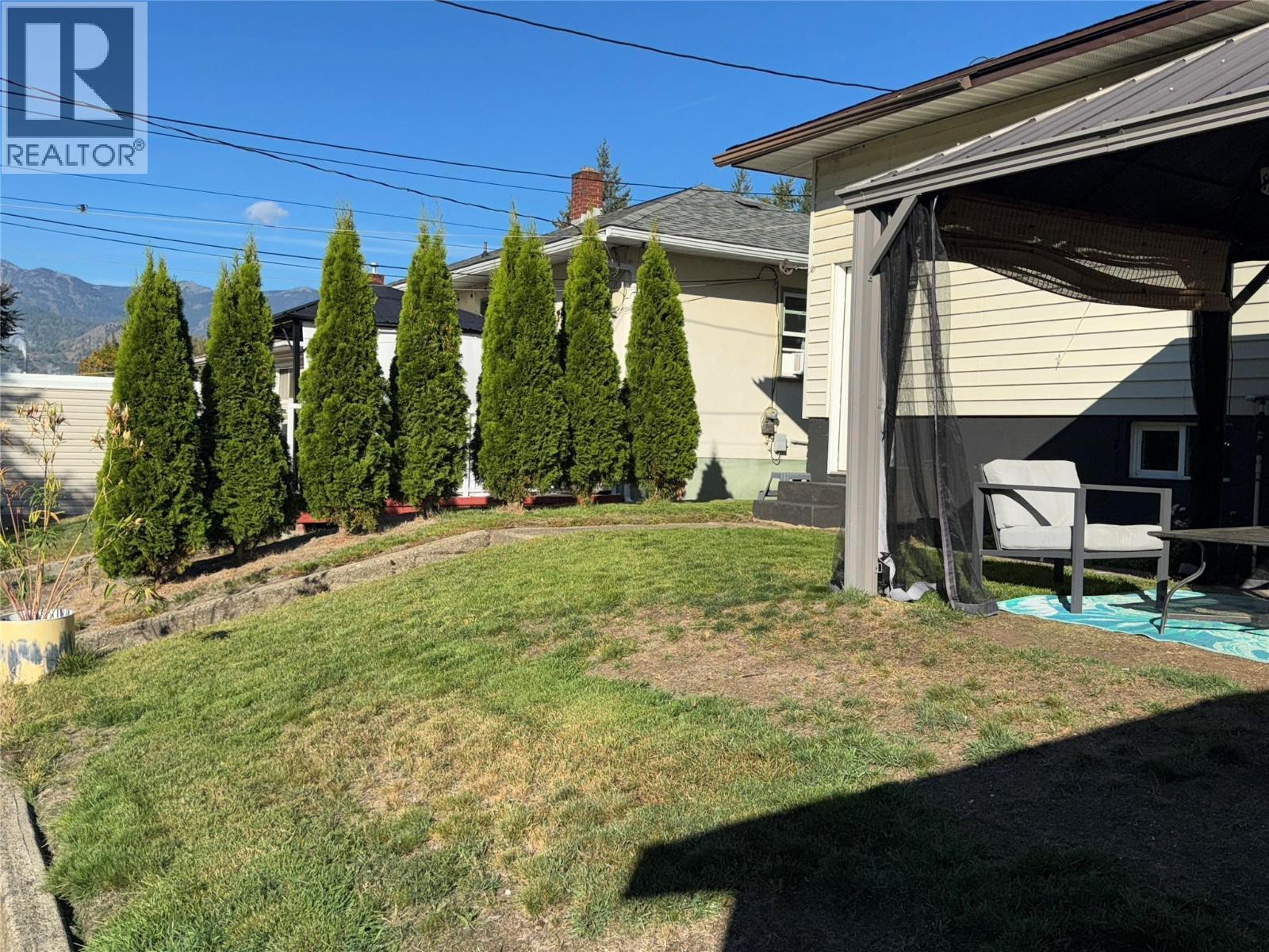 3130 Iris Crescent, Trail, BC - Outdoor